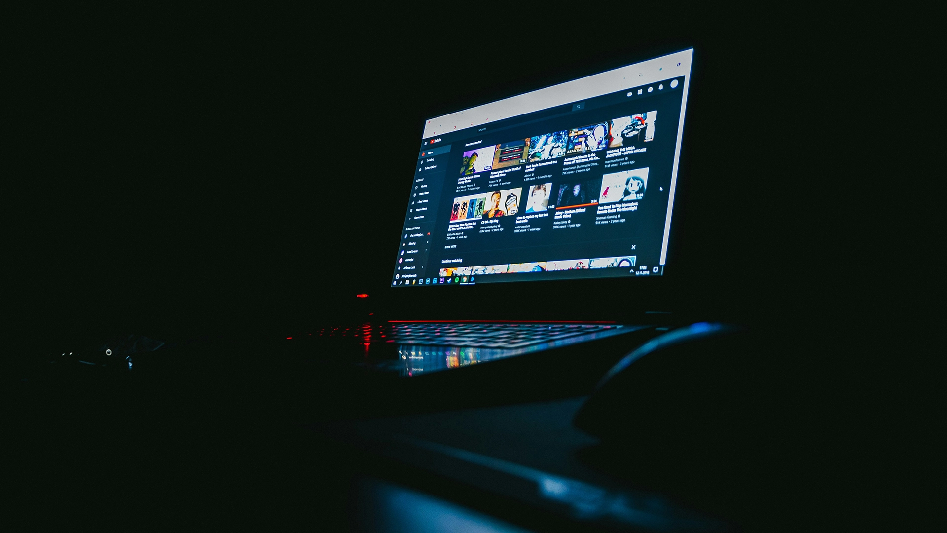 Το YouTube χρησιμοποίησε κρυφά την AI για να αλλάξει τα βίντεο των δημιουργών χωρίς την άδειά τους